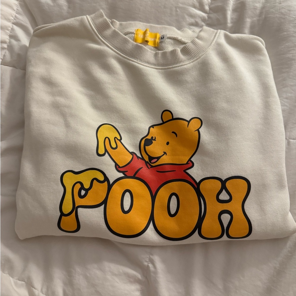 Tokyo Disney Pooh Bear Sweatshirt - White and Red